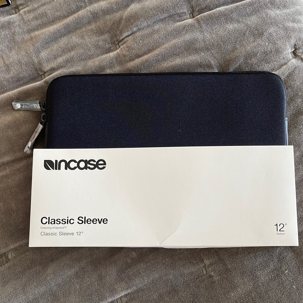 Incase Classic Sleeve for a 12” MacBook (or other ones the same size). Black.